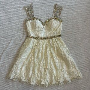 Ivory White Lace with Rhinestone Embellishment Grad Dress / Prom Dress SIZE 9/10